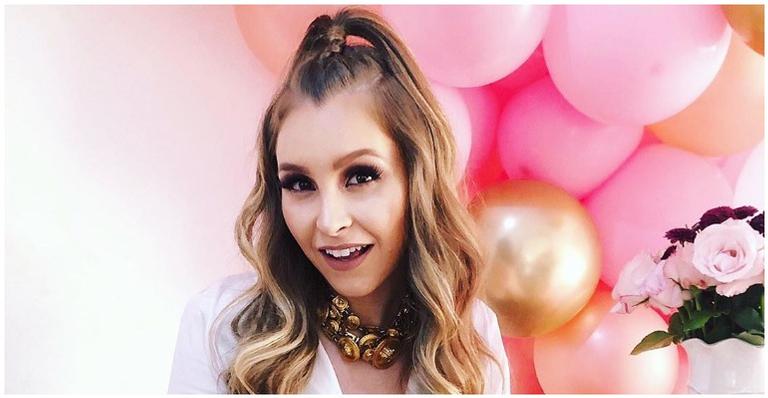 Carla Diaz comemora aniversário de 29 anos e brinca: ”Tia Carlinha”