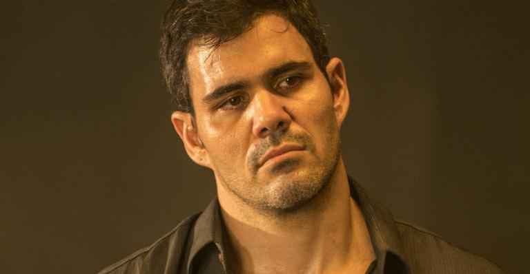 Juliano Cazarré surpreende web ao surgir levantando 80 kg em academia: ”Não desista”
