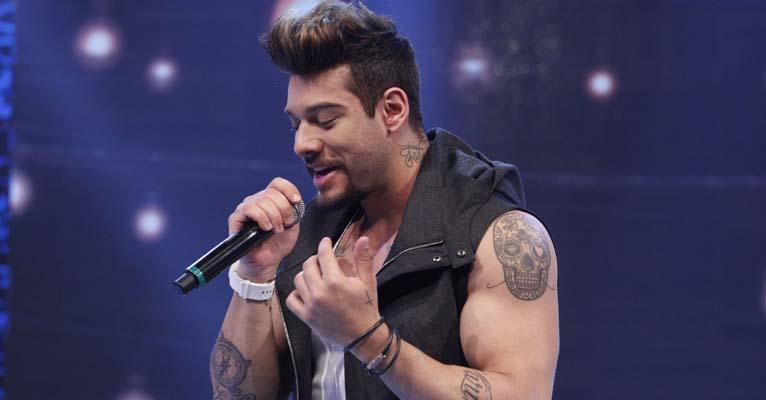 Lucas Lucco exibe físico escultural durante treino e deixa fãs babando: ”Que homem lindo!”