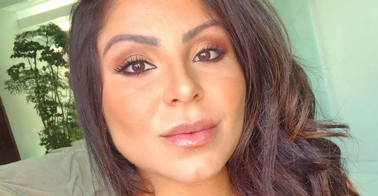 Andressa Ferreira choca web com bumbum redondinho: ”Sem treinar a gestação inteira”