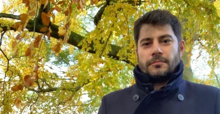 Evaristo Costa compartilha clique ao lado de seus novos colegas, âncoras da CNN