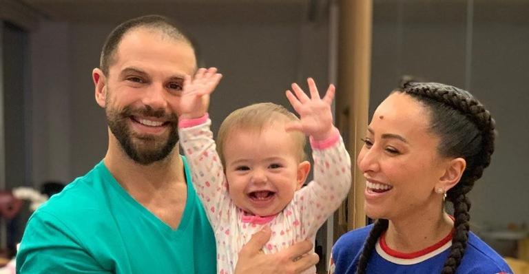 Duda Nagle compartilha registro estourando balões da festa de sua filha: ”Atividade terapêutica”