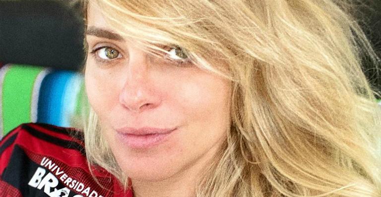 Carolina Dieckmann relembra quando foi dama de honra na infância: ”Com as mãos cheias de docinho”