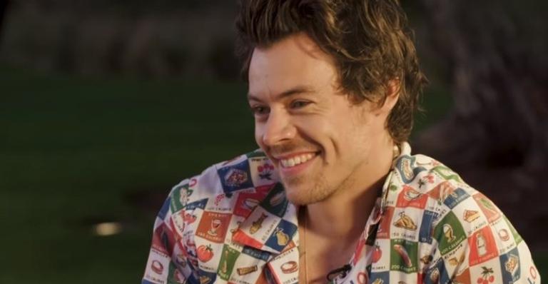 Harry Styles assusta fãs ao revelar quem ele gostaria de fazer uma colaboração: ”Seria divertido”