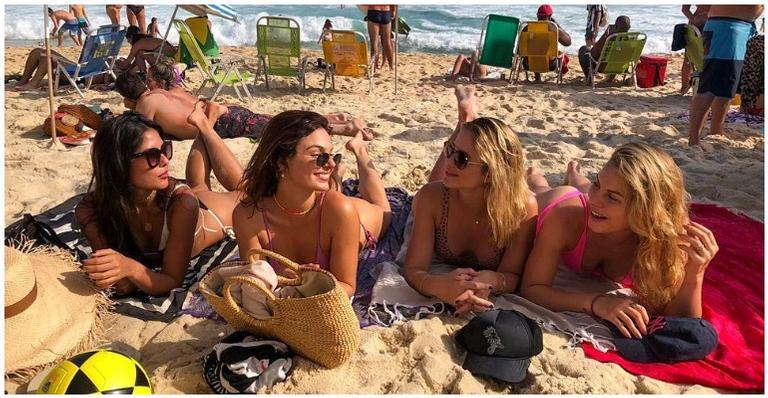 Isis Valverde e Luiza Valdetaro aproveitam dia de praia no Rio com as amigas