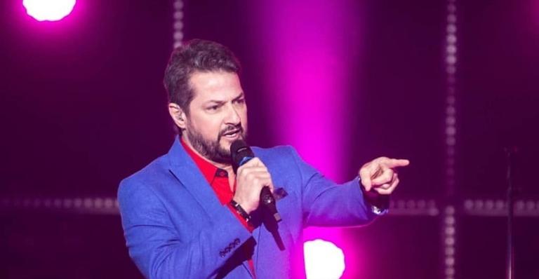 Marcelo Serrado posta clique com figurino inusitado de novo personagem: ”Não posso ver sangue”