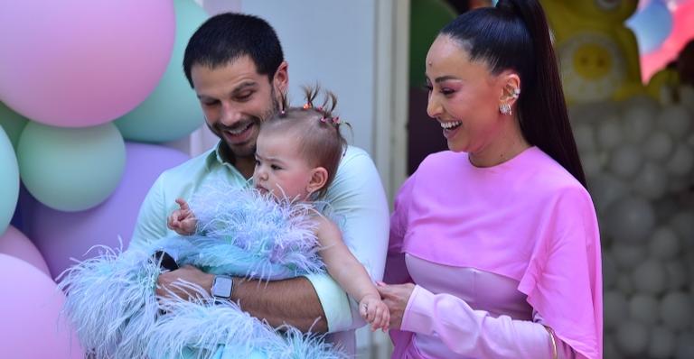 Sabrina Sato exibe detalhes da festa milionária de Zoe e fofura da pequena rouba a cena