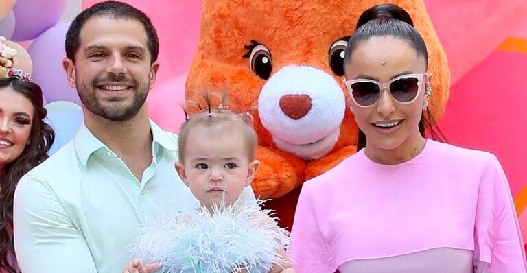 Em seu aniversário, Zoe usou três vestidos e um sapato de mais de R$ 1 mil