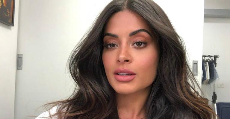 Corajosa, Aline Riscado se arrisca em rapel e faz pose ousada: ”Ponte áerea”