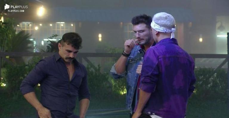 A Fazenda: Guilherme aproveita festa e rebate acusações de Phavanello: ‘Acha que quero a mina dele!’