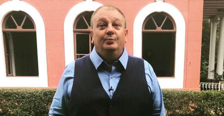 Erick Jacquin encanta a web ao comemorar seu aniversário com os filhos gêmeos: ”Trio de amor”