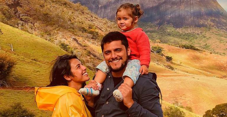 Madalena, filha de Bruno Gissoni e Yanna, deixa seguidores encantados ao aparecer aprontando