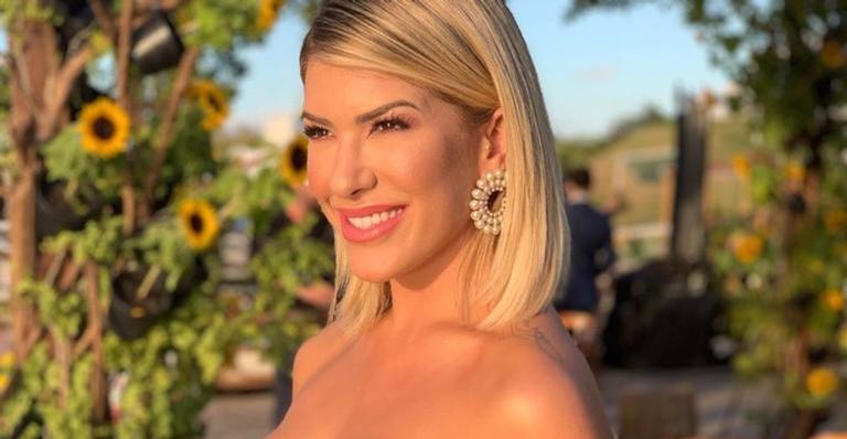 Lorena Improta fica sem figurino, leva calote e processa estilista, diz colunista