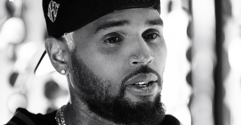 Chris Brown compartilha imagem emocionante para revelar o nome de seu filho recém-nascido