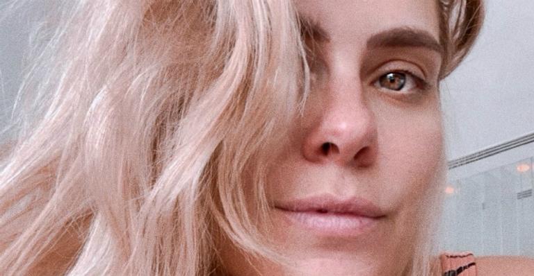 Carolina Dieckmann inicia dia com o pé direito e deseja bom dia: ”Que o sol venha trazendo benção”