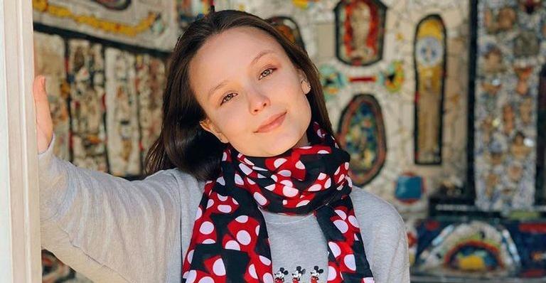 Após 10 anos no SBT, Larissa Manoela se despede da emissora e chora