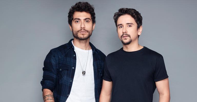 Celebrando 10 anos de carreira, Bruninho e Davi lançam novo projeto