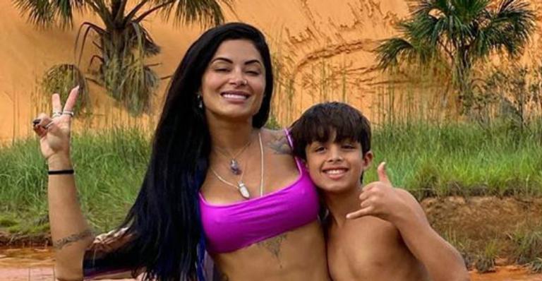 Aline Riscado curte viagem para o Jalapão ao lado do filho e se declara: ”Viagem mais linda”