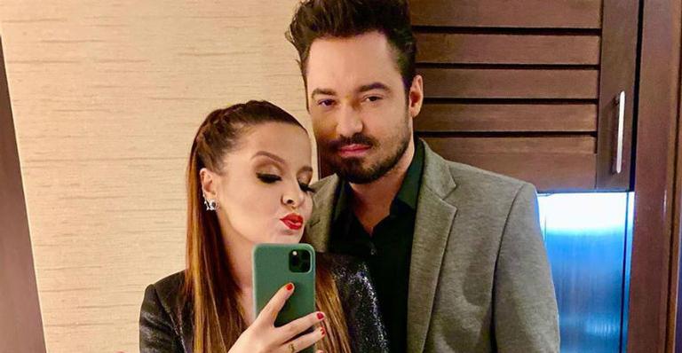 Apaixonado! Fernando Zor compartilha momento íntimo ao fazer penteado em Maiara