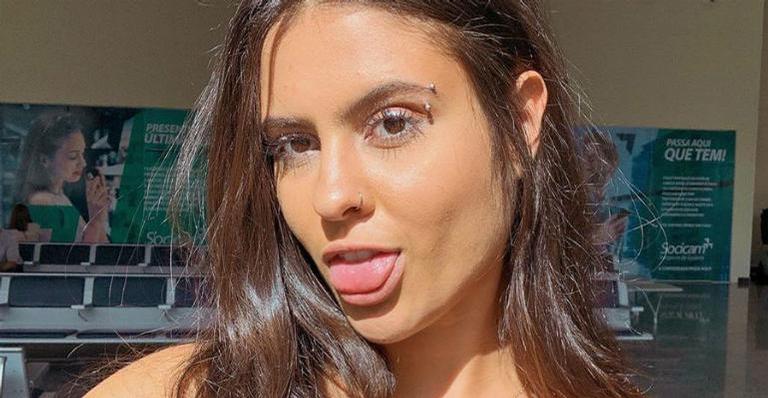 Hana Khalil é flagrada em clique ousadíssimo e brinca: ”Quem é essa gostosa?”