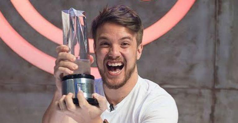 Vitor Bourguignon ganha o ‘Masterchef a Revanche’ e internautas especulam que vitória foi manipulada