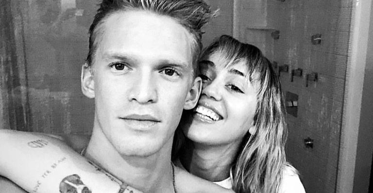 Miley Cyrus e Cody Simpson registram nova marca e fãs apostam em projeto musical
