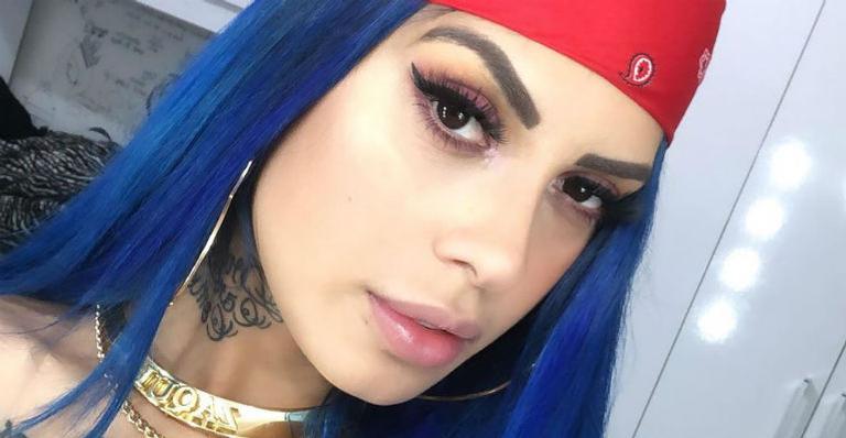 Tati Zaqui posa de body colado e piercing íntimo chama atenção dos seguidores