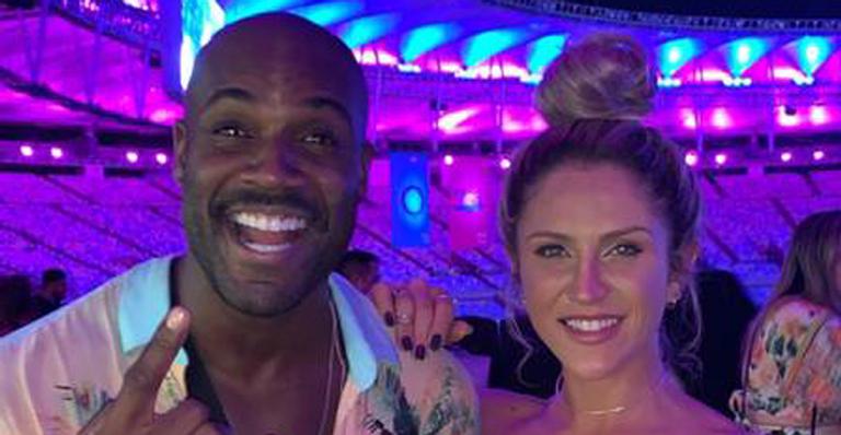 Após assumir namoro, Rafael Zulu e Aline Becker estão morando juntos