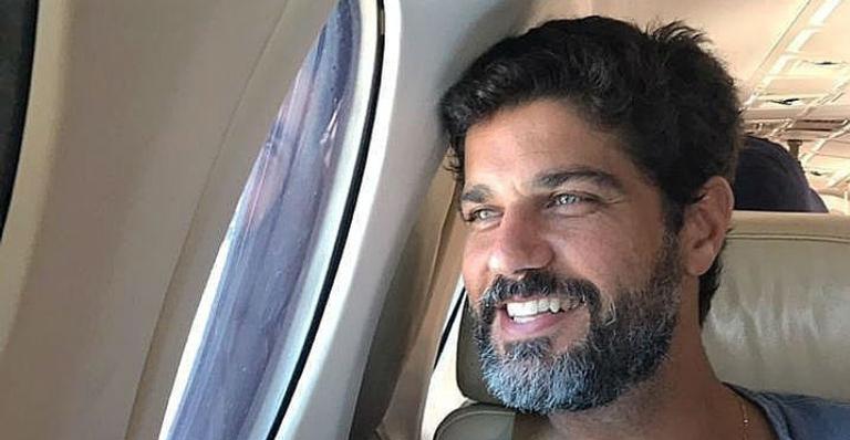Bruno Cabrerizo aparece curtindo viagem na Itália com os filhos e se declara: ”Pensa no amor”