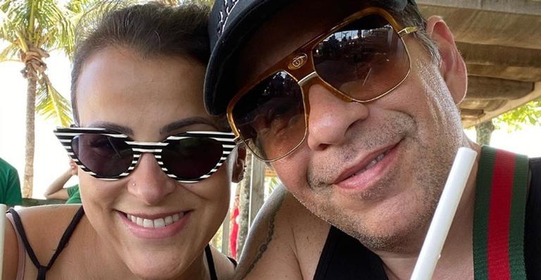 Leandro Hassum posta lindo clique ao lado da filha e da esposa: ”Saudades”