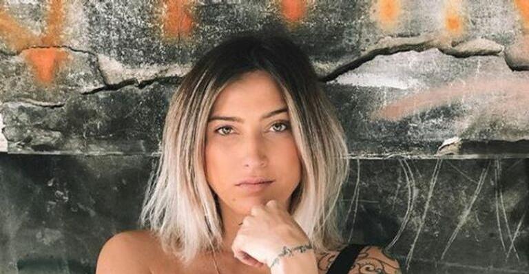 Tati Dias posta foto completamente nua no banho e fãs vibram: ”Maravilhosa!”