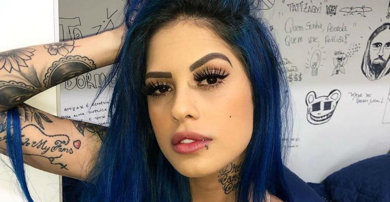 Tati Zaqui responde fãs e desabafa sobre sexualidade: ”Eu gosto de homens e de mulheres”