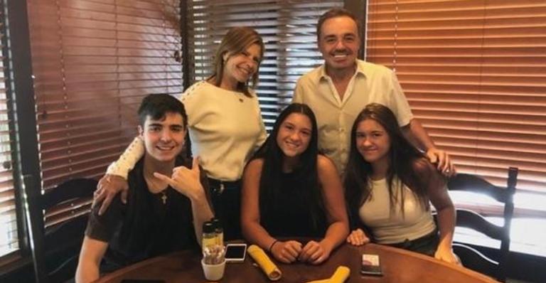 Advogado de Rose desmente comunicado da família de Gugu e diz que os filhos sabiam onde ela estava