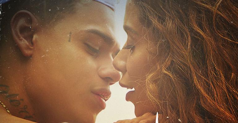 Na cama, Anitta sensualiza com MC Cabelinho no vídeo de ”Até o Céu”