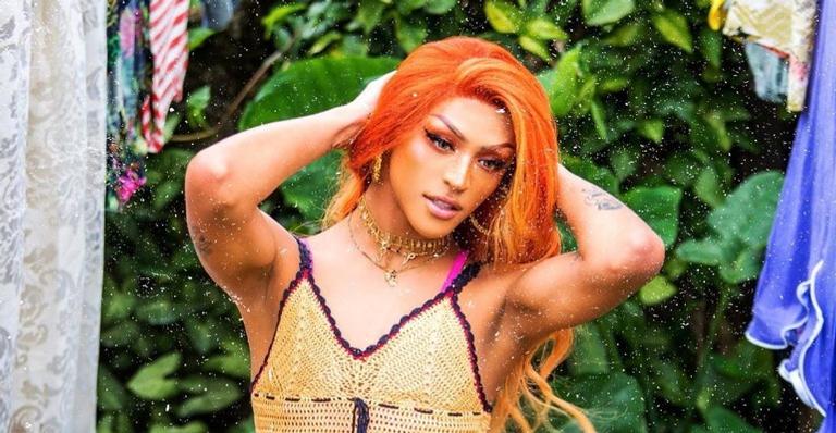 Pabllo Vittar arrasa ao compartilhar clique ousado nas redes: ”Sextou”