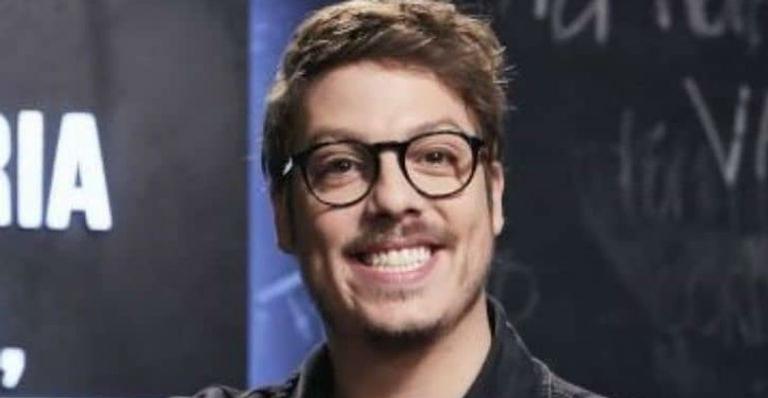 Fábio Porchat descobre que virou tema de festa e se diverte: ”Não vem apagar o meu momento!”