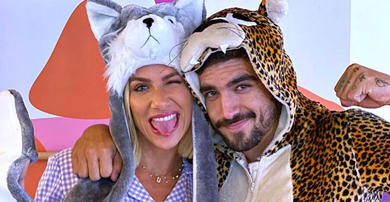 Giovanna Ewbank e Caio Castro arrancam gargalhadas com vídeo de brincadeira de ‘torta na cara’