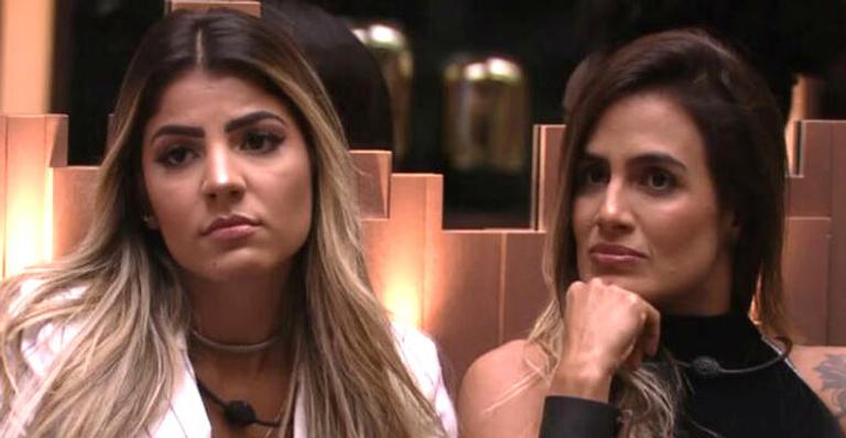 Hariany posa com Carol Peixinho no ofurô: ”Incrível”