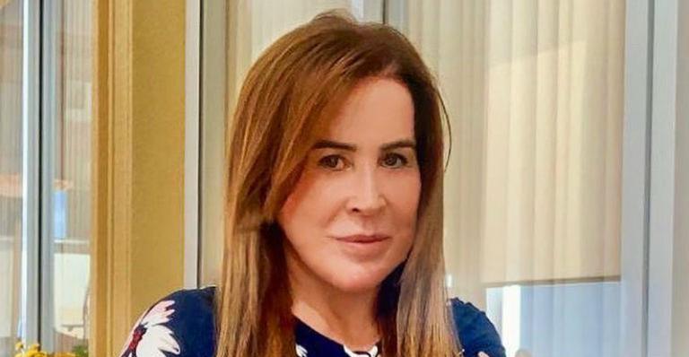 Zilu Camargo impressiona seguidores com árvore de Natal de luxo