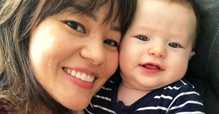 Geovanna Tominaga posa com filho e marido e encanta web: ”Primeira viagem em família”