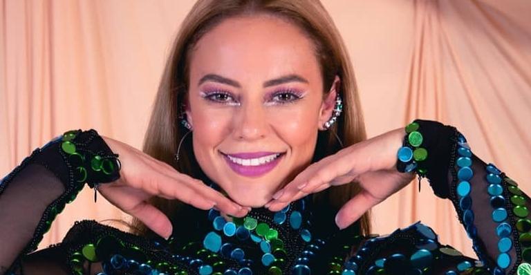 Paolla Oliveira volta a interpretar Vivi Guedes na TV Globo e web pira: ”Que saudades!”