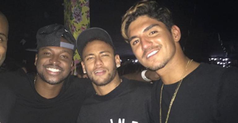 Com Neymar Jr., Thiaguinho anima festa de Gabriel Medina em São Paulo