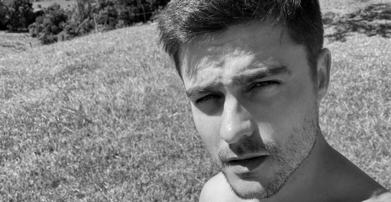 Guilherme Leicam surge sem camisa na Serra Gaúcha e encanta internautas: ”Homem mais lindo”