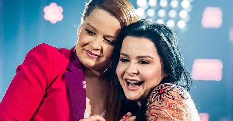 Maraisa mostra foto da infância cantando com a irmã no palco e encanta internautas