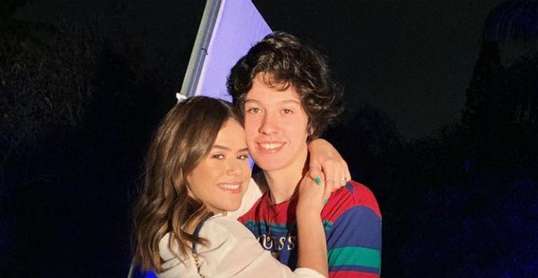 Maisa usa as redes sociais para revelar presentão surpresa que deu ao namorado, Nicholas