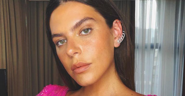 Mariana Goldfarb surge sem maquiagem exibindo sardas e encanta a web: ”Brilhemos”