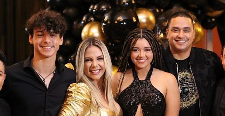 Carla Perez faz festão para celebrar os 18 anos da filha: ”Meu maior sonho, você realizou!”