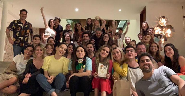 Ingrid Guimarães marca presença na festa de fim de ano de Tatá Werneck e a elogia: ”Virou adulta”