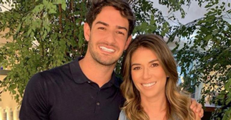 Pato parabeniza Rebeca Abravanel pelo aniversário de 39 anos