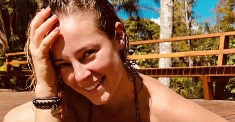 Paolla Oliveira inicia o dia meditando e enviando energias positivas para 2020: ”Concentrada”